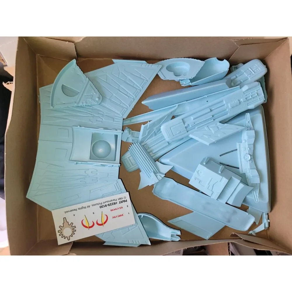 Vintage AMT Star Trek Klingon Battle Cruiser Model Kit Open Box Unbuilt